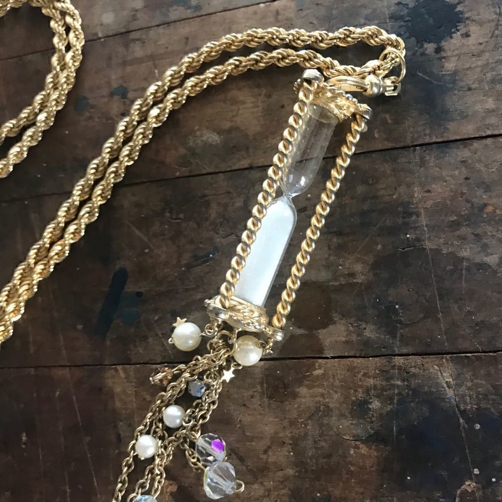 Kirks Folly retired hourglass stars necklace gold - Picture 6 of 7